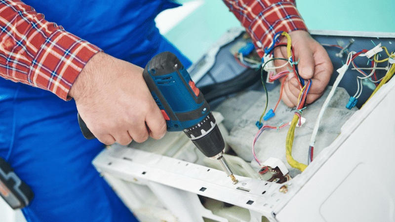 Kula Siemens Siemens çamaşır makinesi kart tamiri – Su almama arızası orijinal parça ile giderildi. - Teknik servis örneği